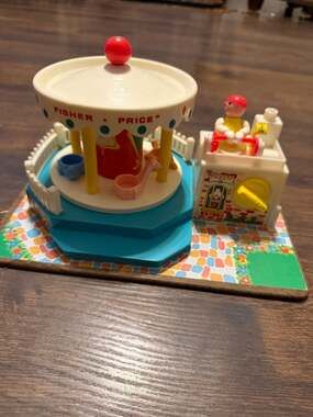 Vintage 1972 Fisher-Price Little People Musical Merry-Go-Round Toy #916